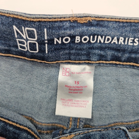 No Boundaries Belted Denim Shorts Distressed Frayed Hem MD Wash Size 15 - Picture 4 of 6